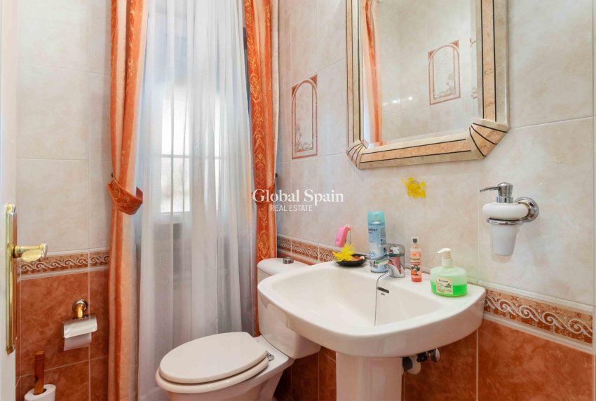 Venta - VILLA -
CABO ROIG - MUY CERCA DE LA PLAYA