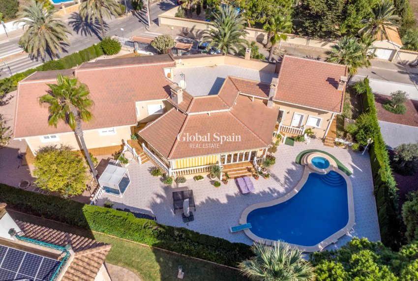 Venta - VILLA -
CABO ROIG - MUY CERCA DE LA PLAYA