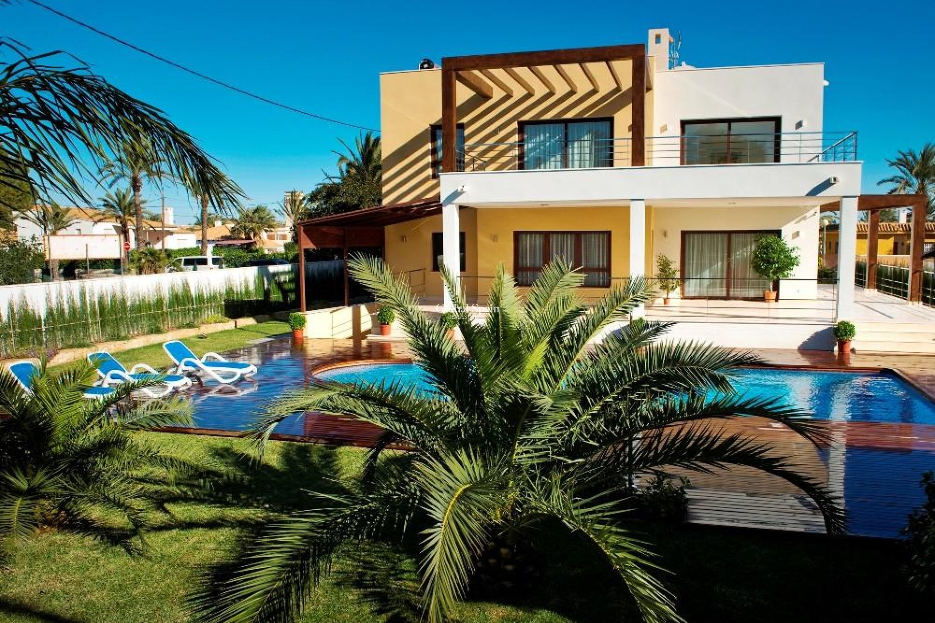 Venta - Villa -
CABO ROIG