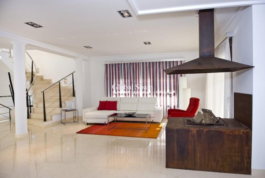 Venta - Villa -
CABO ROIG