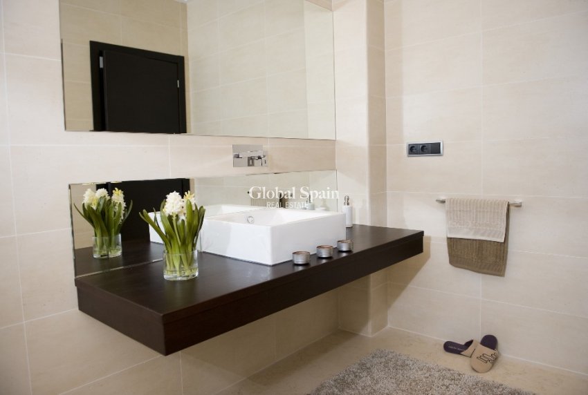 Venta - Villa -
CABO ROIG