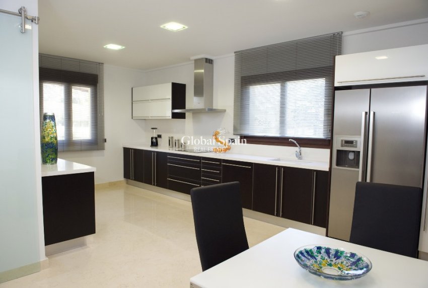 Venta - Villa -
CABO ROIG