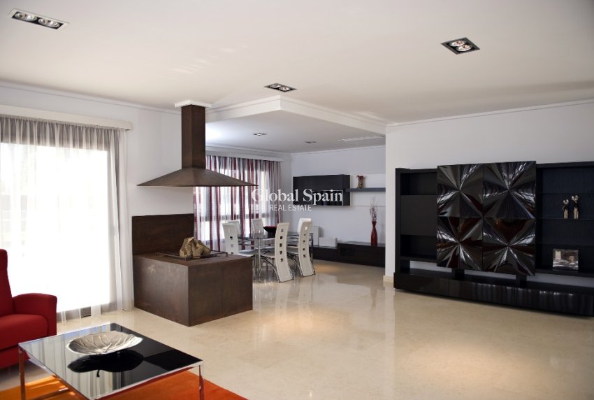 Venta - Villa -
CABO ROIG