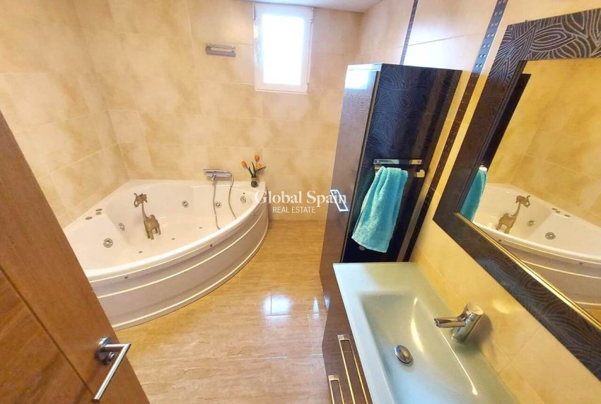 Venta - VILLA -
CALASPARRA - Inland