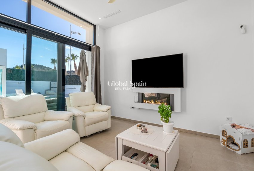 Venta - VILLA -
CALASPARRA - Inland