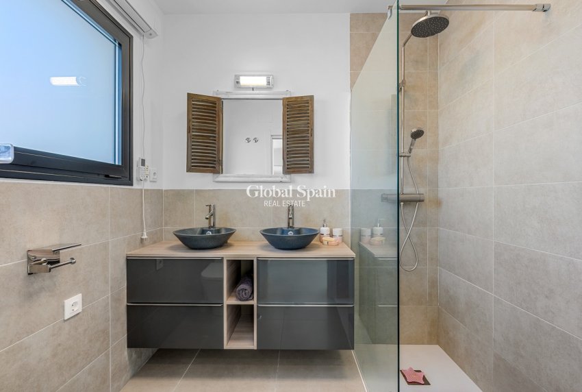 Venta - VILLA -
CALASPARRA - Inland