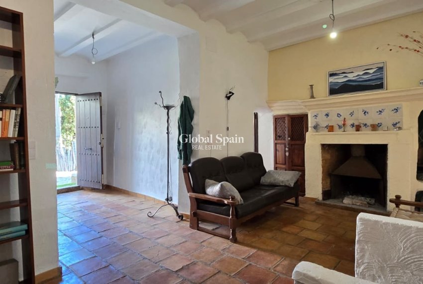 Venta - VILLA -
CALLOSA D'EN SARRIÀ - Callosa De Ensarrià