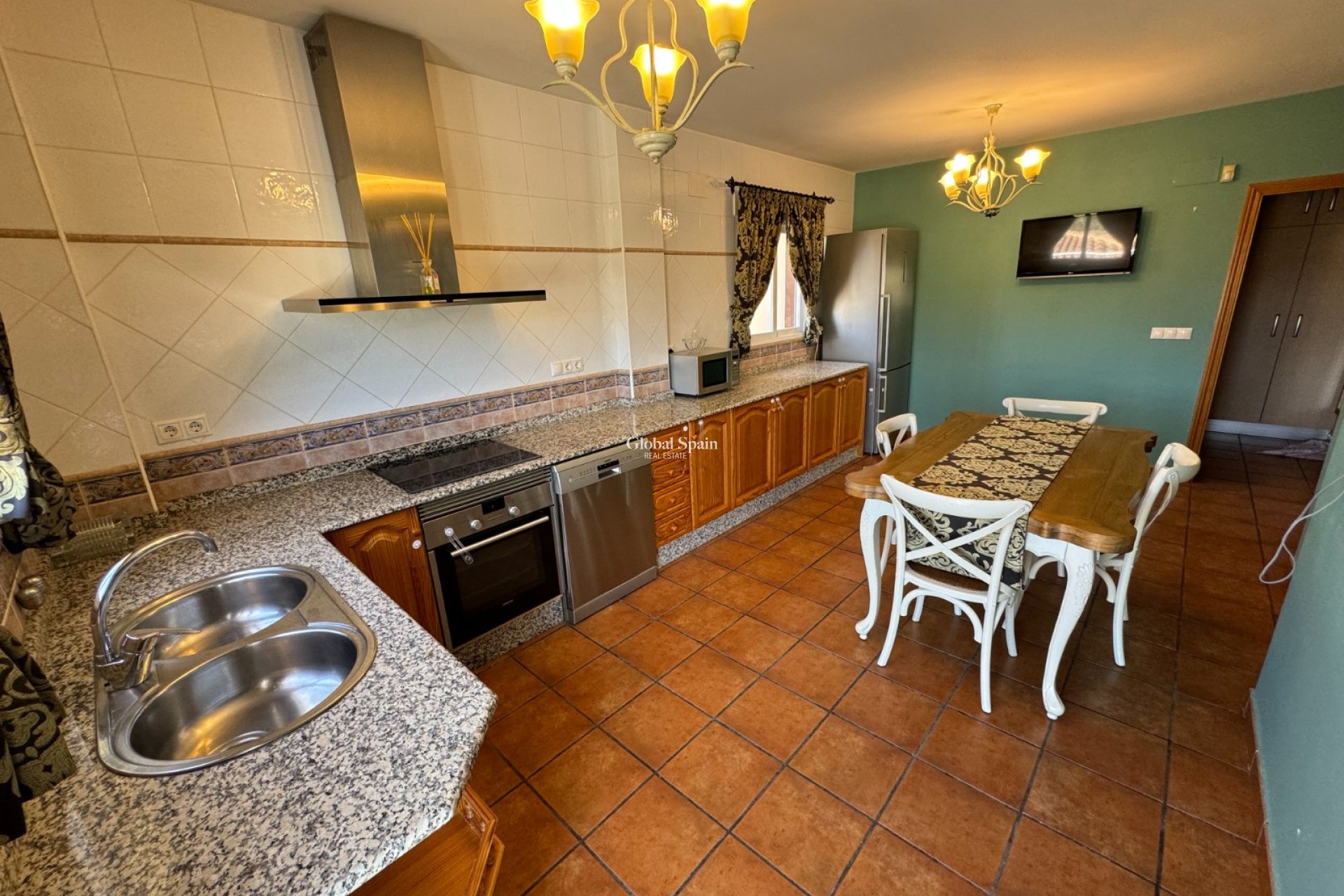 Venta - VILLA -
CALLOSA D'EN SARRIÀ - Callosa De Ensarrià