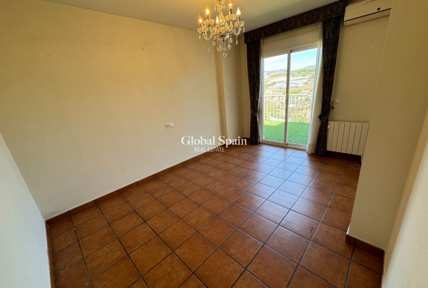 Venta - VILLA -
CALLOSA D'EN SARRIÀ - Callosa De Ensarrià