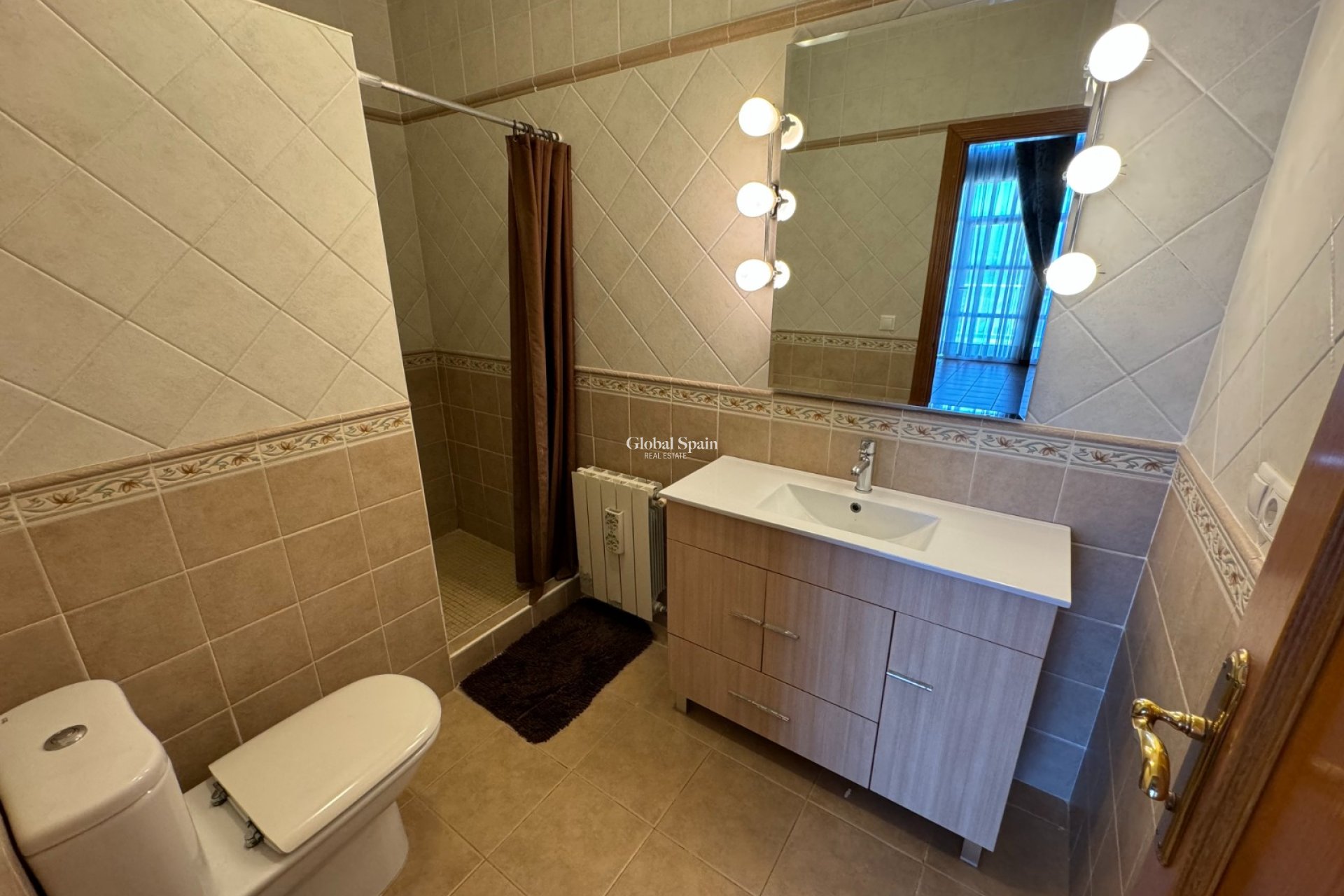 Venta - VILLA -
CALLOSA D'EN SARRIÀ - Callosa De Ensarrià