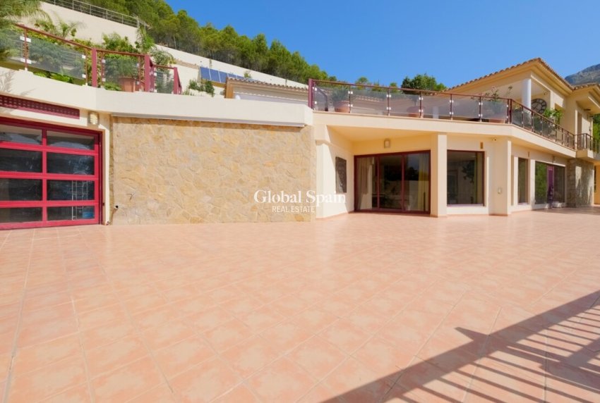Venta - VILLA -
CALLOSA D'EN SARRIÀ - Costa Blanca