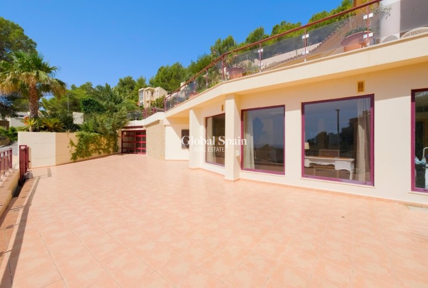 Venta - VILLA -
CALLOSA D'EN SARRIÀ - Costa Blanca