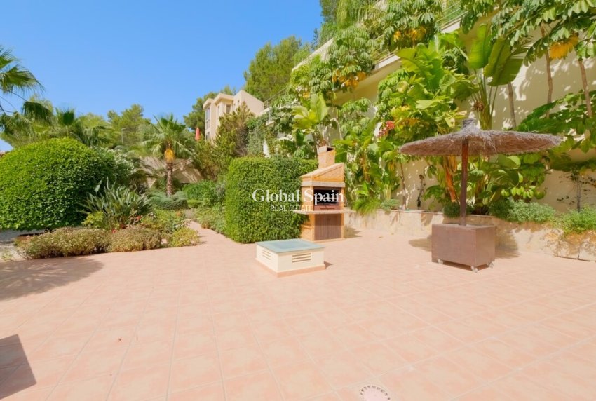 Venta - VILLA -
CALLOSA D'EN SARRIÀ - Costa Blanca
