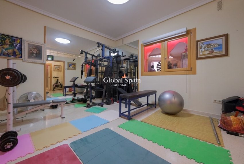 Venta - VILLA -
CALLOSA D'EN SARRIÀ - Costa Blanca