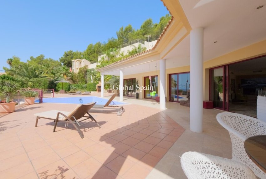 Venta - VILLA -
CALLOSA D'EN SARRIÀ - Costa Blanca