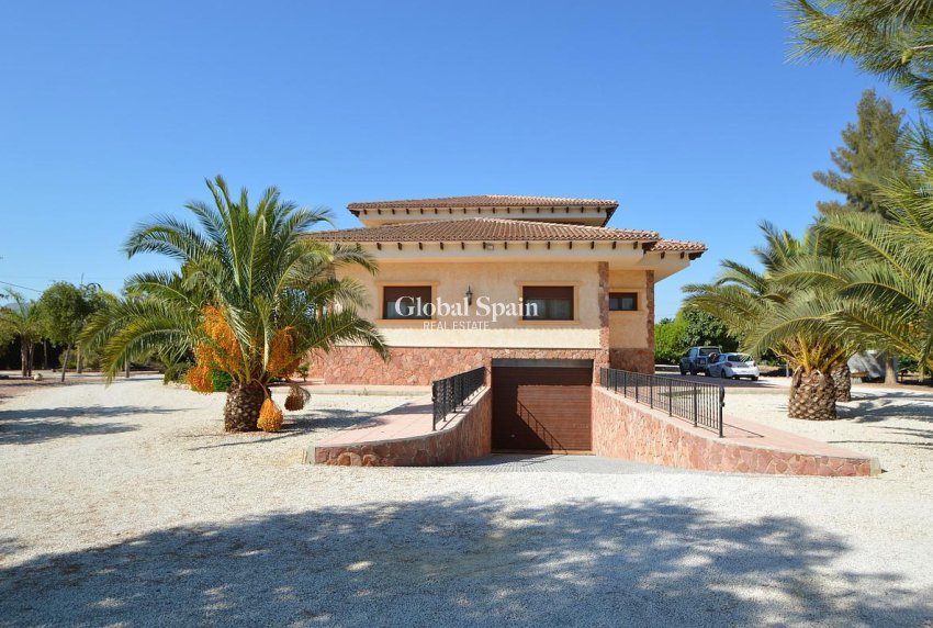 Venta - VILLA -
CALLOSA DEL SEGURA