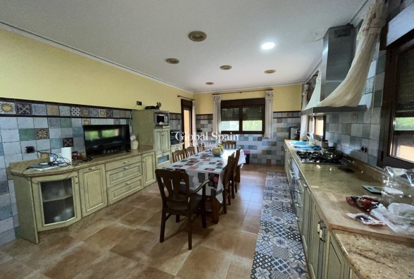 Venta - VILLA -
CALLOSA DEL SEGURA