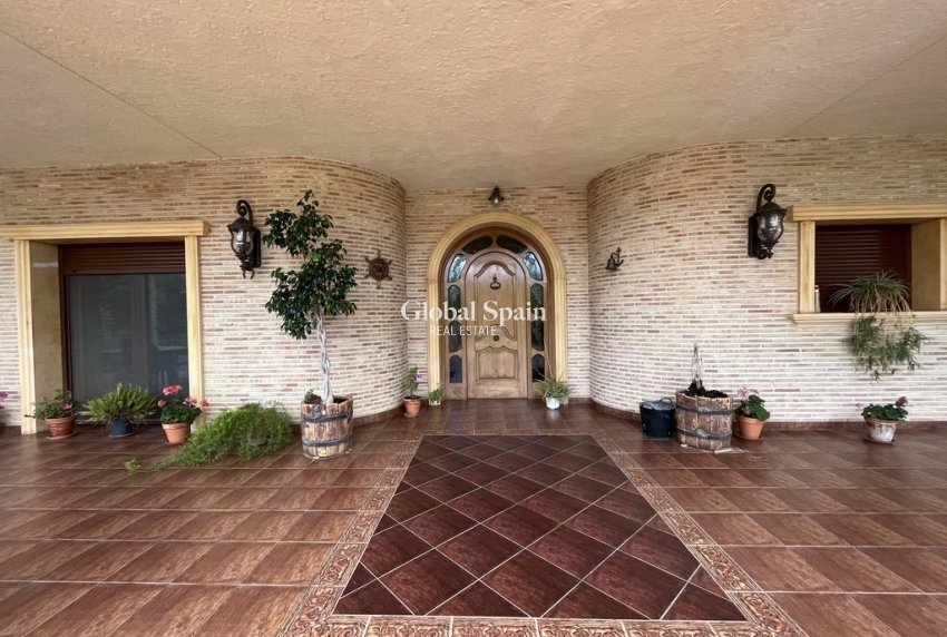 Venta - VILLA -
CALLOSA DEL SEGURA