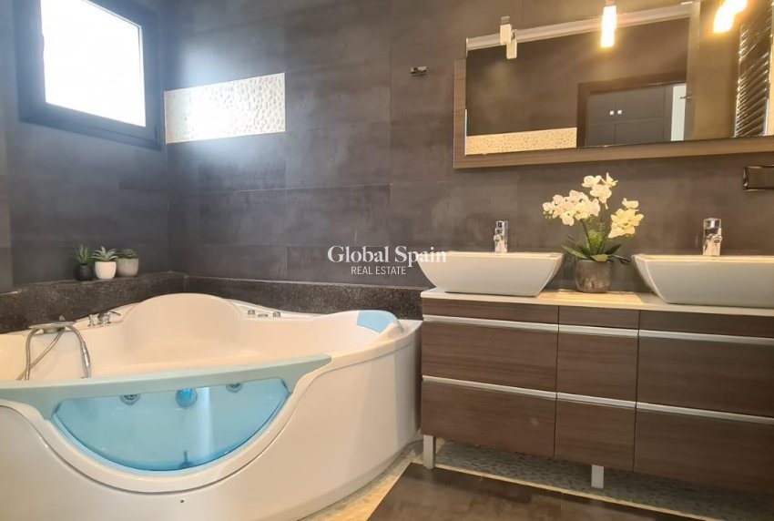 Venta - VILLA -
CALPE - Costa Blanca