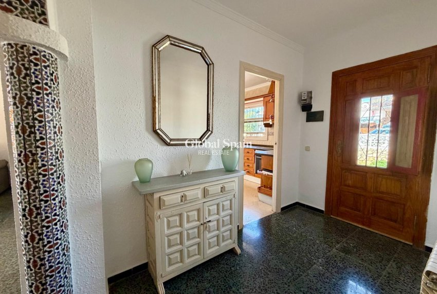 Venta - VILLA -
CALPE - Zona Playa del Bol - Puerto