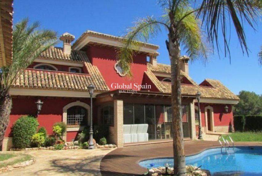 Venta - VILLA -
CAMPOAMOR - Costa Blanca