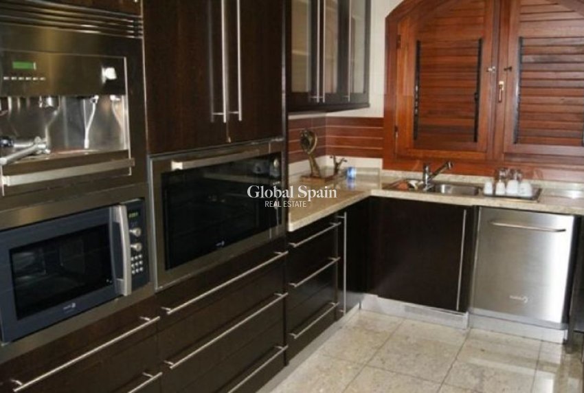 Venta - VILLA -
CAMPOAMOR - Costa Blanca