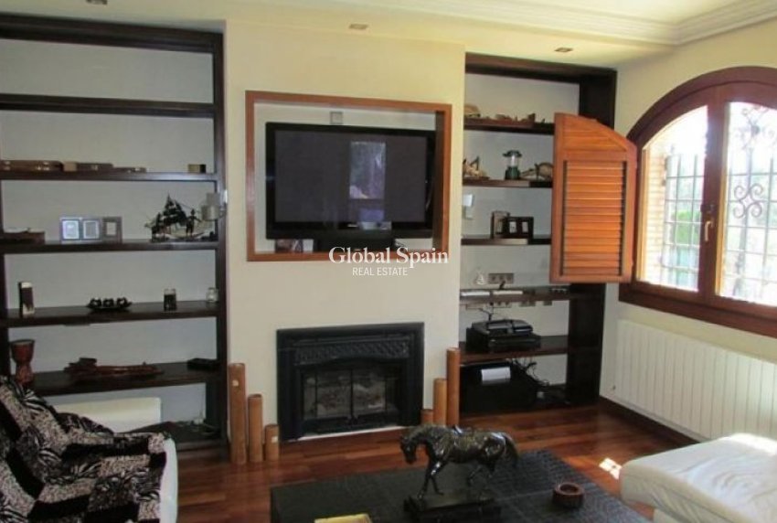 Venta - VILLA -
CAMPOAMOR - Costa Blanca