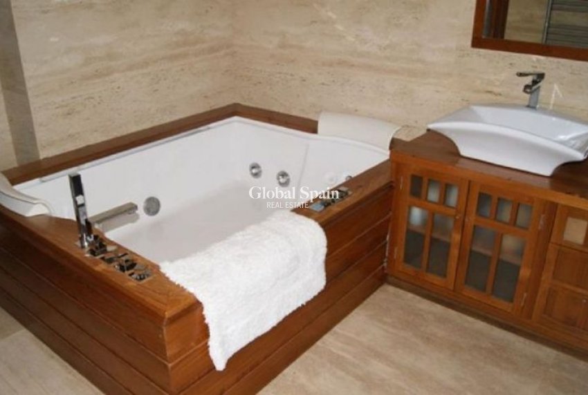 Venta - VILLA -
CAMPOAMOR - Costa Blanca