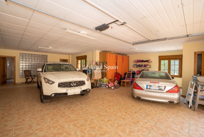 Venta - Villa -
CAMPOAMOR