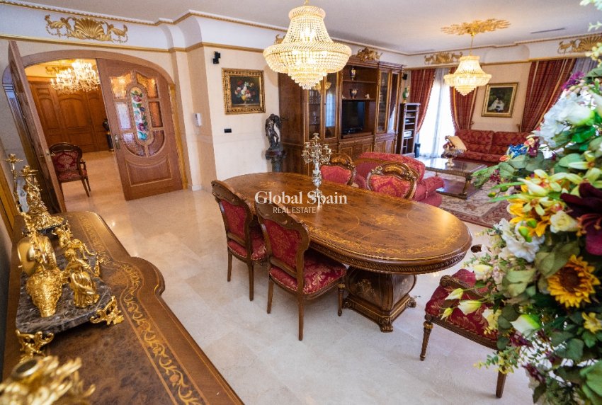 Venta - Villa -
CAMPOAMOR