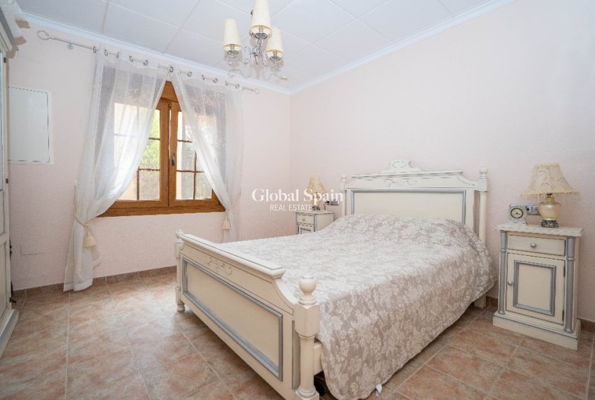 Venta - Villa -
CAMPOAMOR