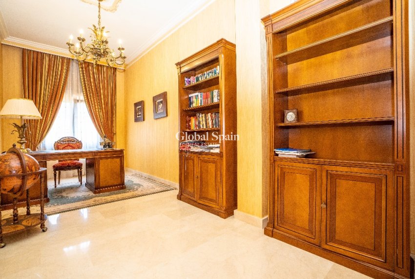 Venta - Villa -
CAMPOAMOR