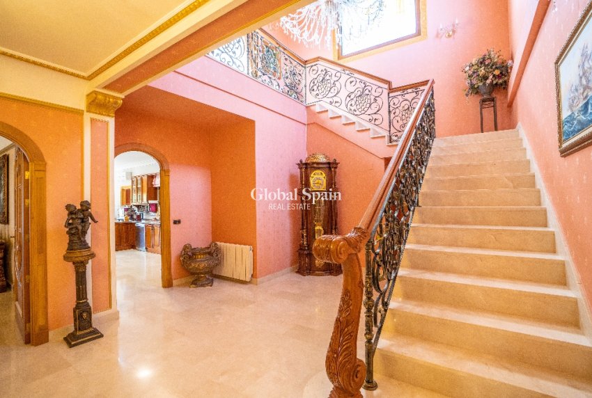 Venta - Villa -
CAMPOAMOR