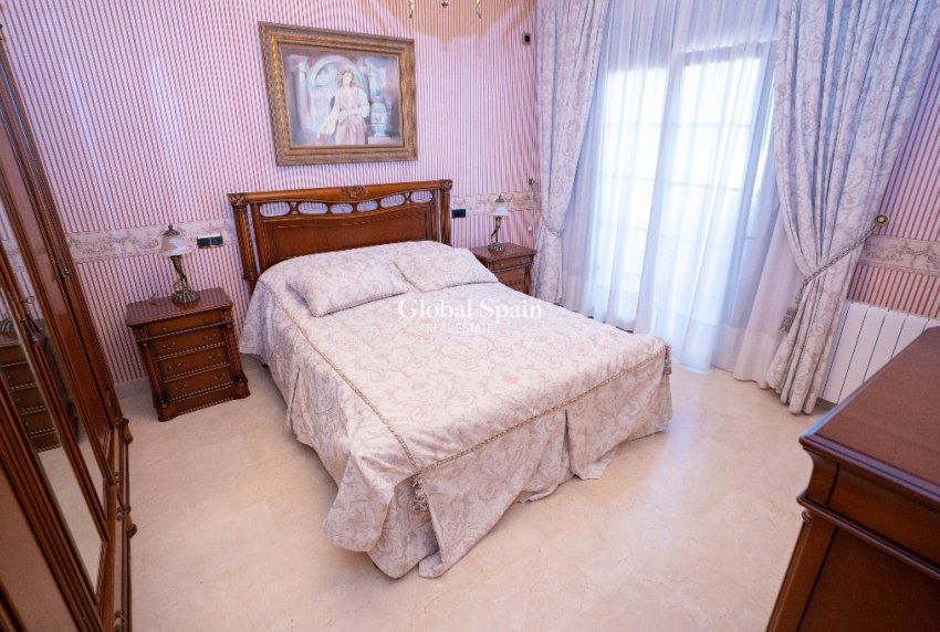 Venta - Villa -
CAMPOAMOR