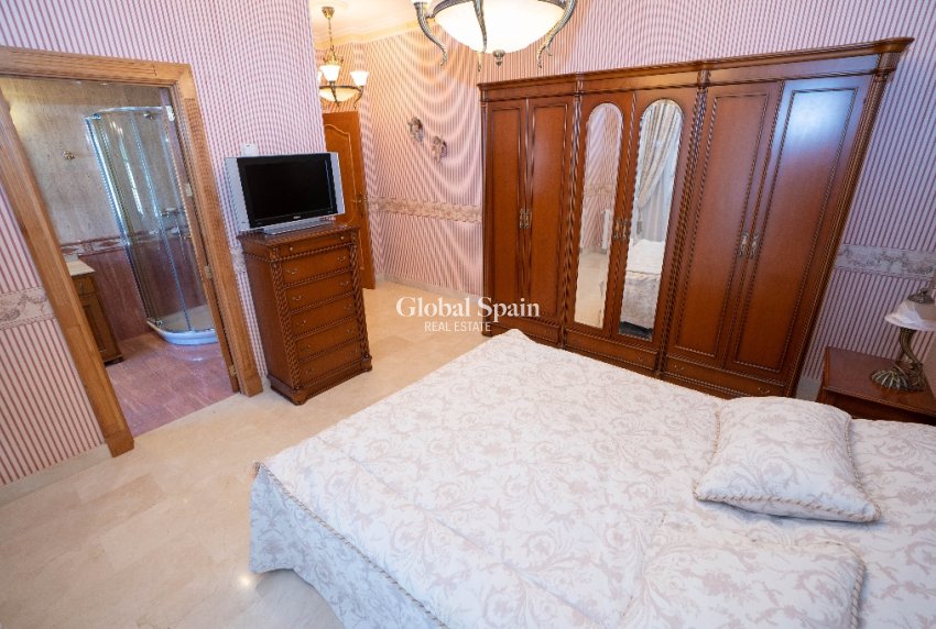 Venta - Villa -
CAMPOAMOR