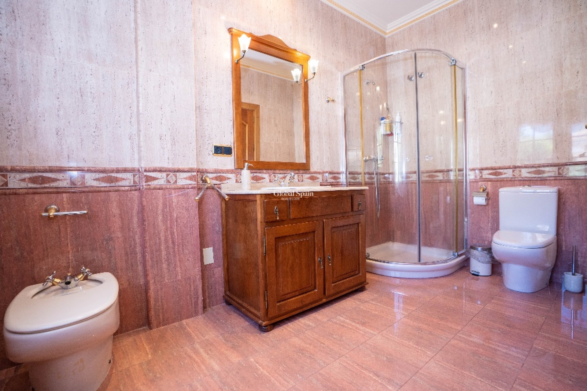 Venta - Villa -
CAMPOAMOR