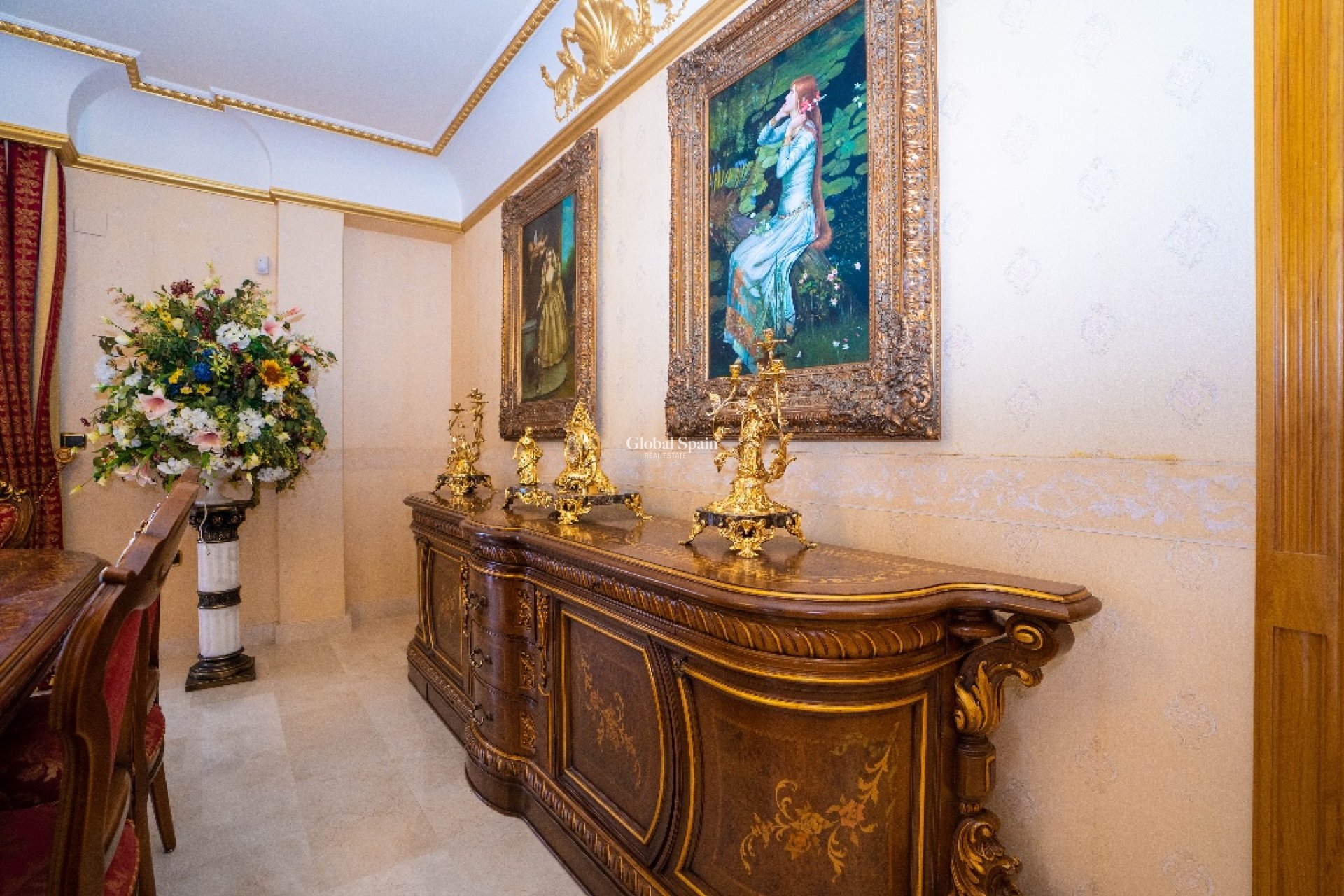 Venta - Villa -
CAMPOAMOR