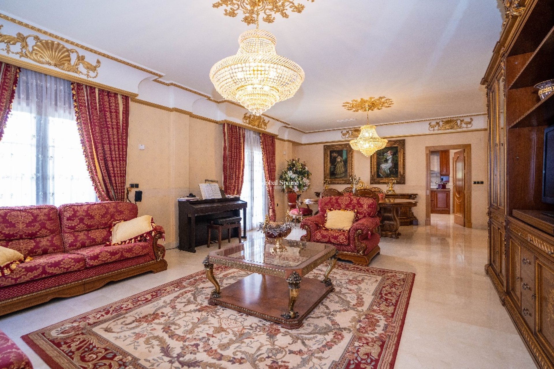 Venta - Villa -
CAMPOAMOR