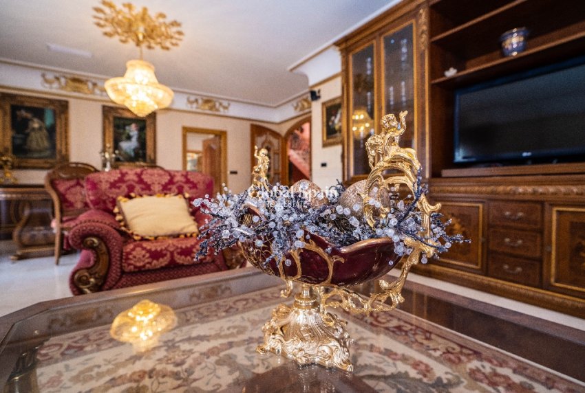 Venta - Villa -
CAMPOAMOR