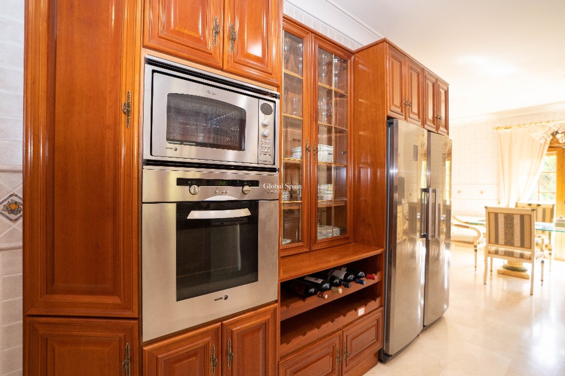 Venta - Villa -
CAMPOAMOR