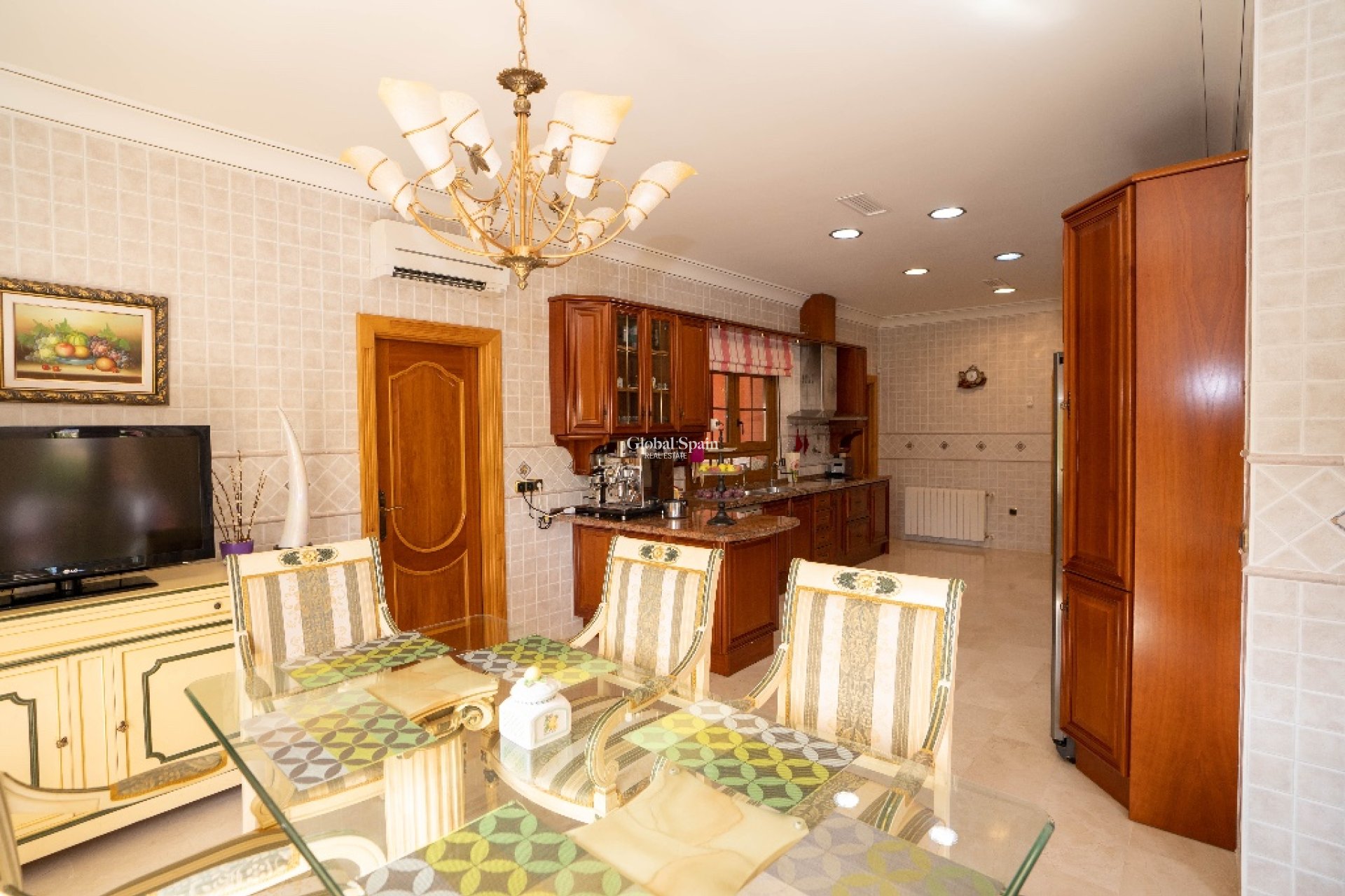 Venta - Villa -
CAMPOAMOR