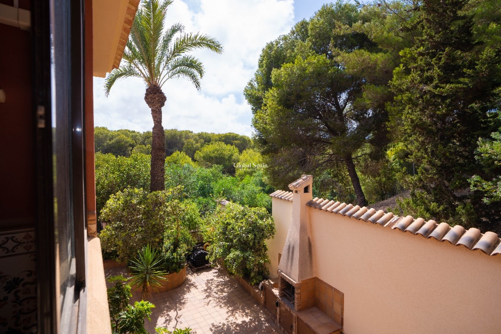 Venta - Villa -
CAMPOAMOR