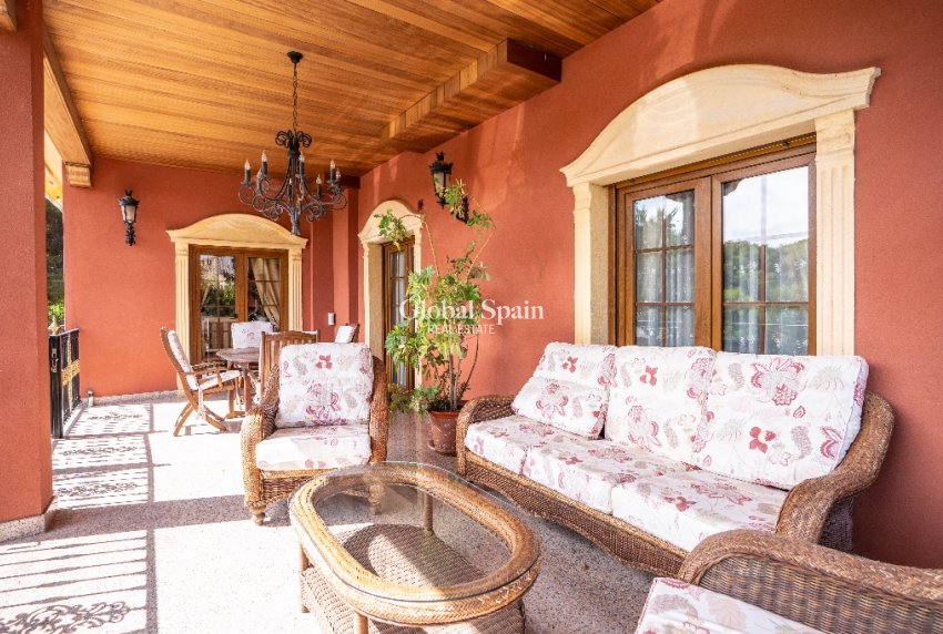 Venta - Villa -
CAMPOAMOR