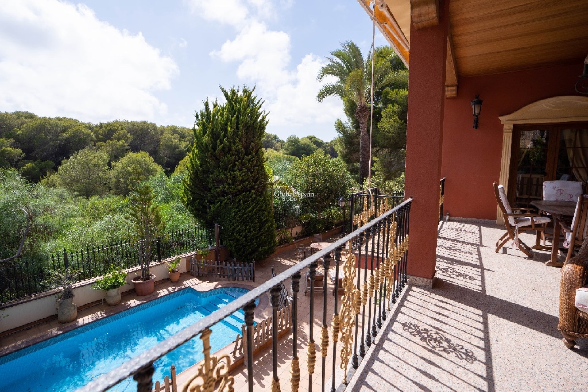 Venta - Villa -
CAMPOAMOR