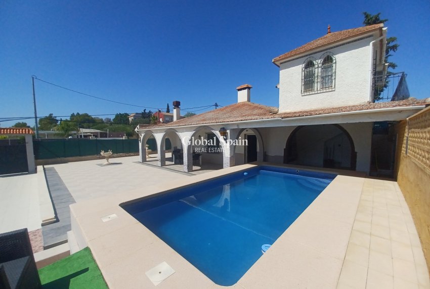 Venta - VILLA -
CAÑADAS DE SAN PEDRO - Inland