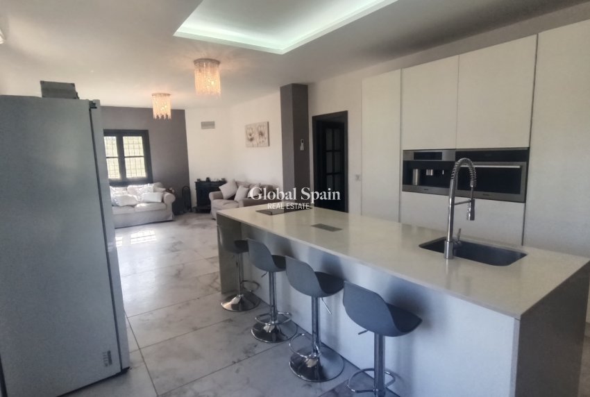 Venta - VILLA -
CAÑADAS DE SAN PEDRO - Inland