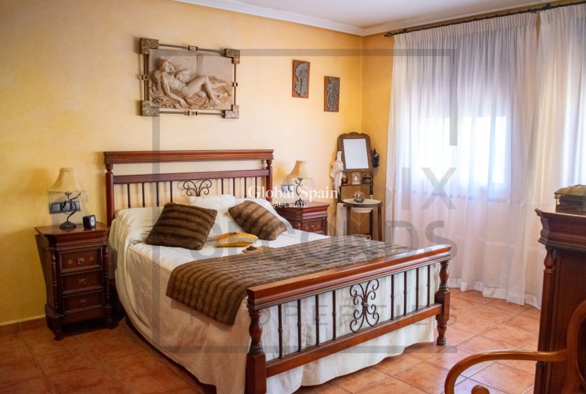 Venta - Villa / Casa adosada -
GUARDAMAR DEL SEGURA - Guardamar pueblo