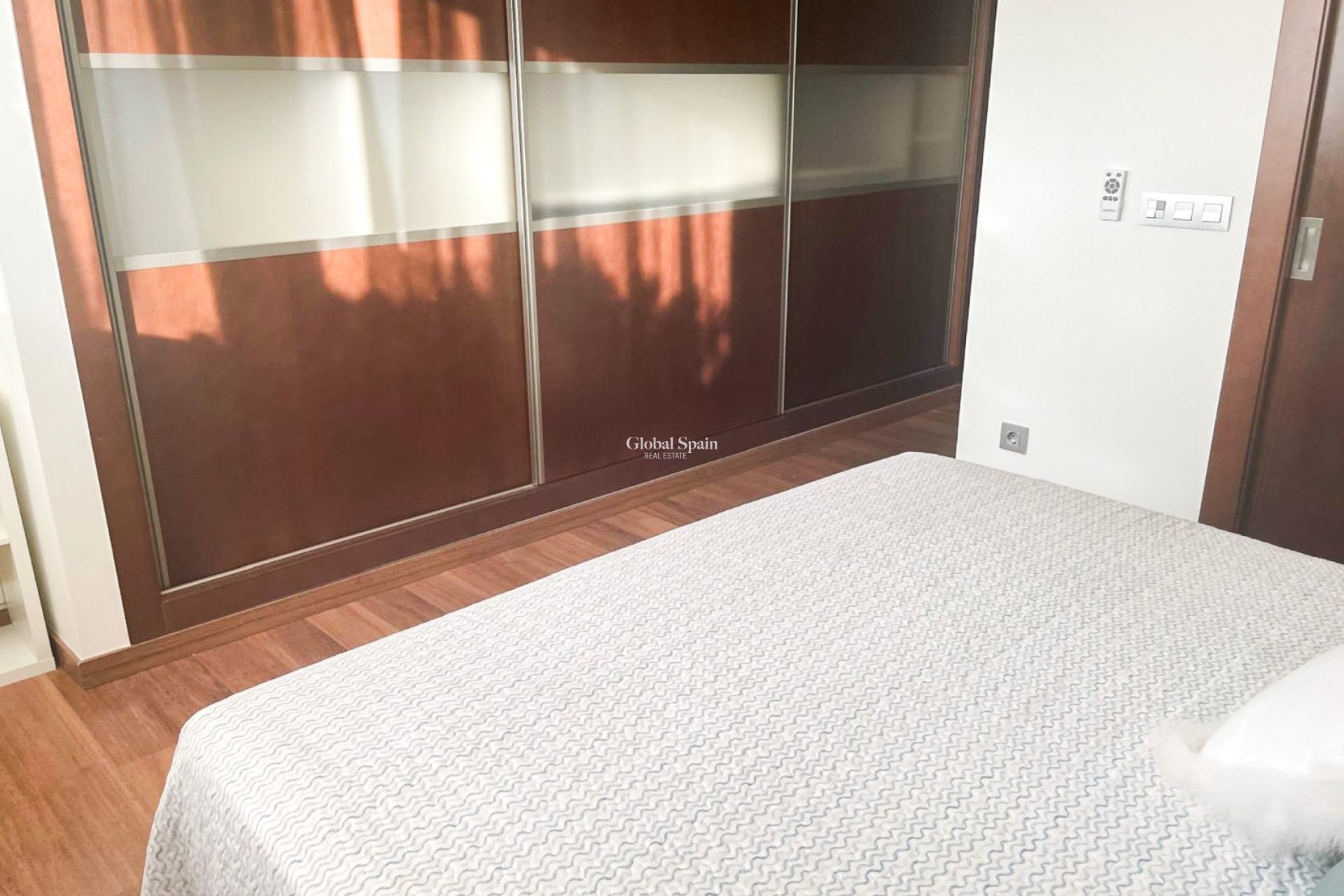 Venta - Villa / Casa adosada -
ORIHUELA COSTA - MIL PALMERAS 