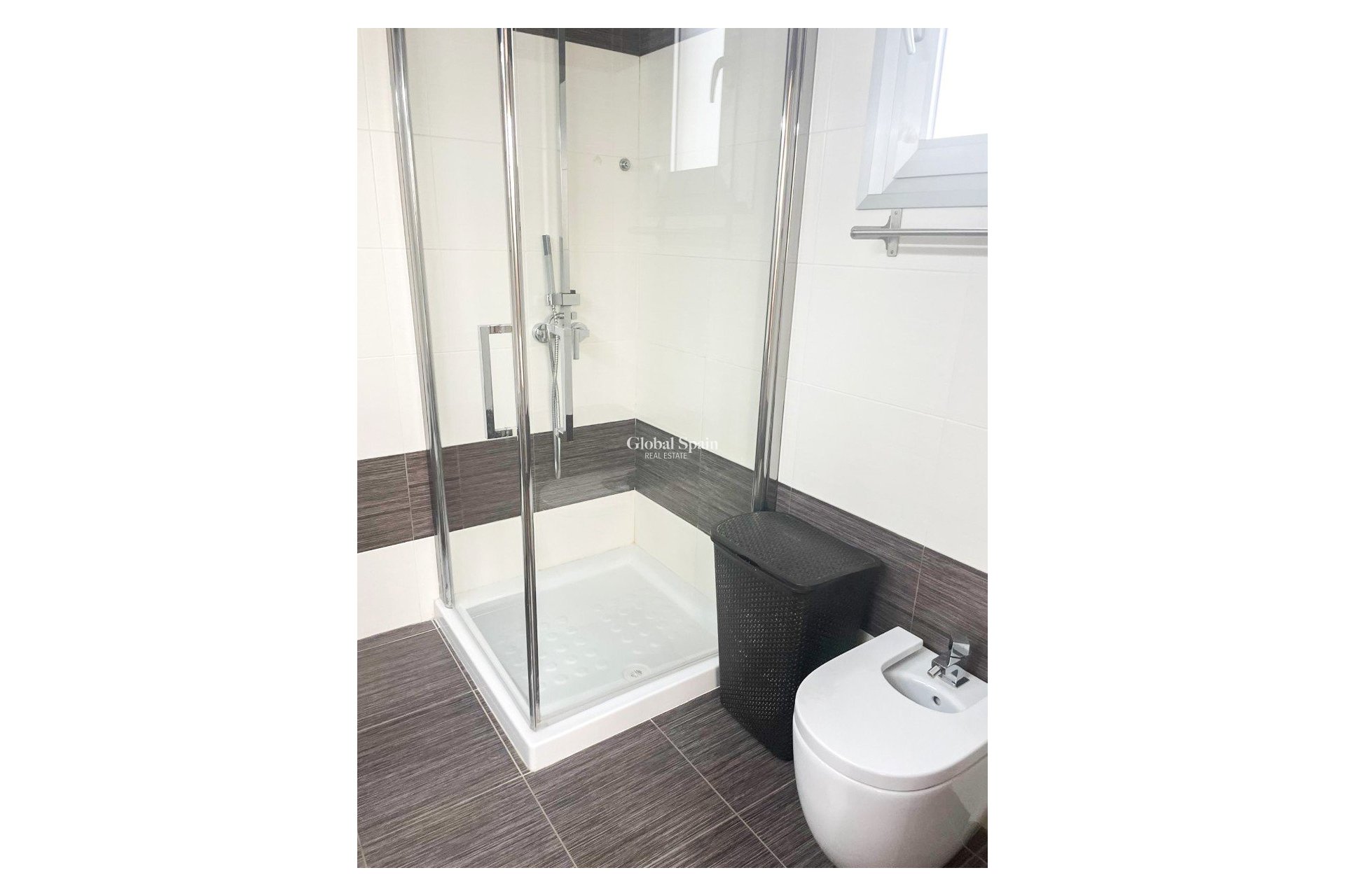 Venta - Villa / Casa adosada -
ORIHUELA COSTA - MIL PALMERAS 