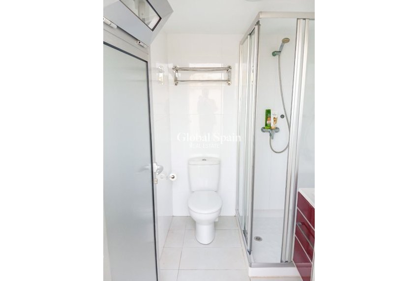 Venta - Villa / Casa adosada -
ORIHUELA COSTA - MIL PALMERAS 